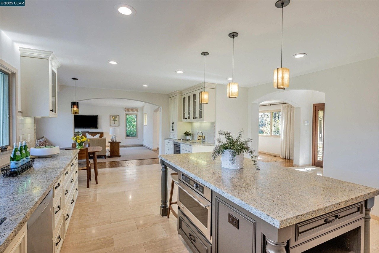 74 Warfield Dr