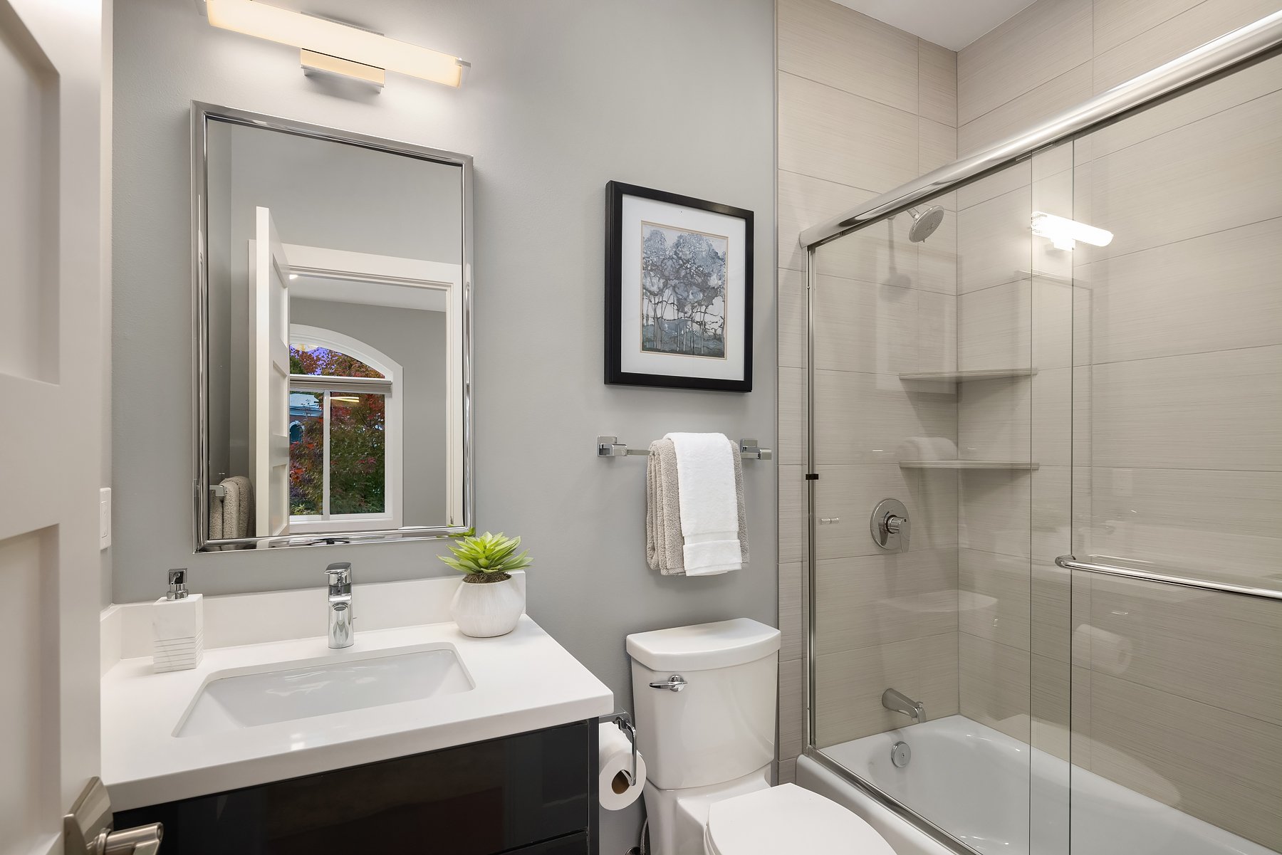 313 11th Ave W