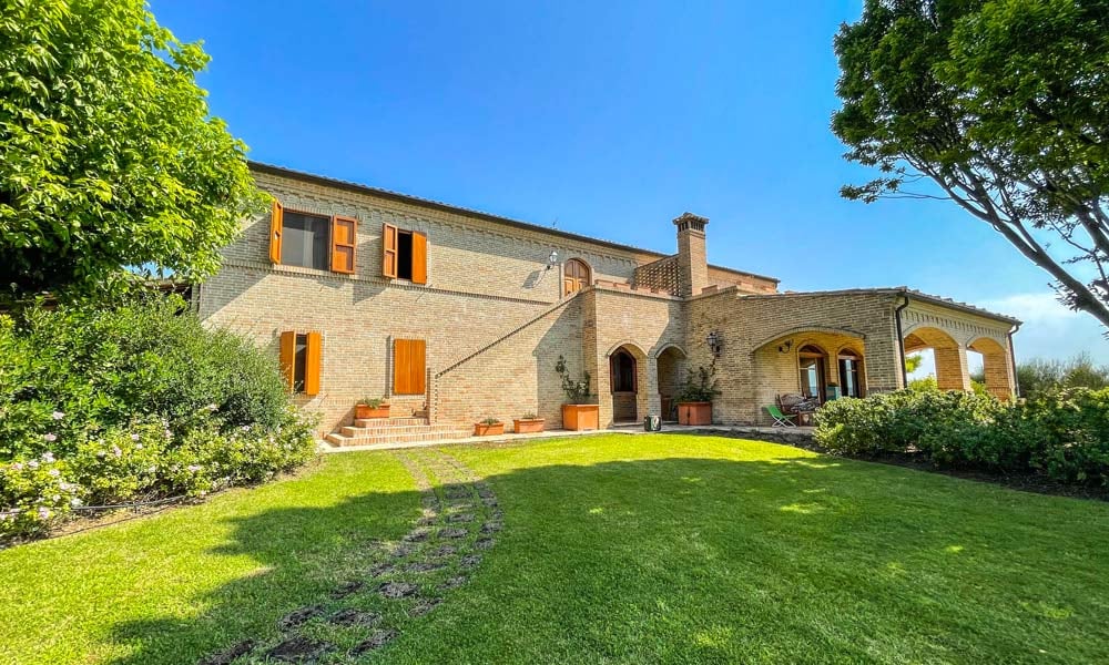 Authentic Villa with Panoramic Terrace and Pool 