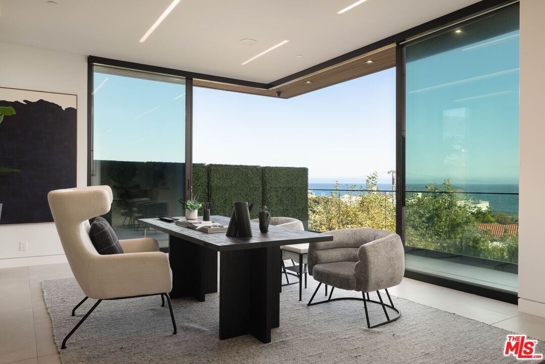 Zenith Horizon, Malibu Rd, 90265