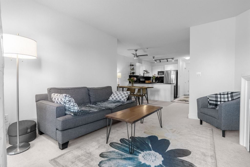 4550 Fraser St, #206
