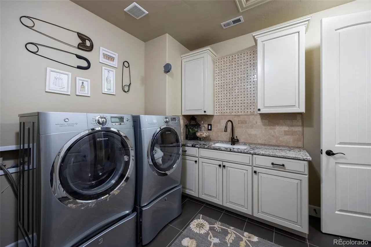 10601 Montecito Dr