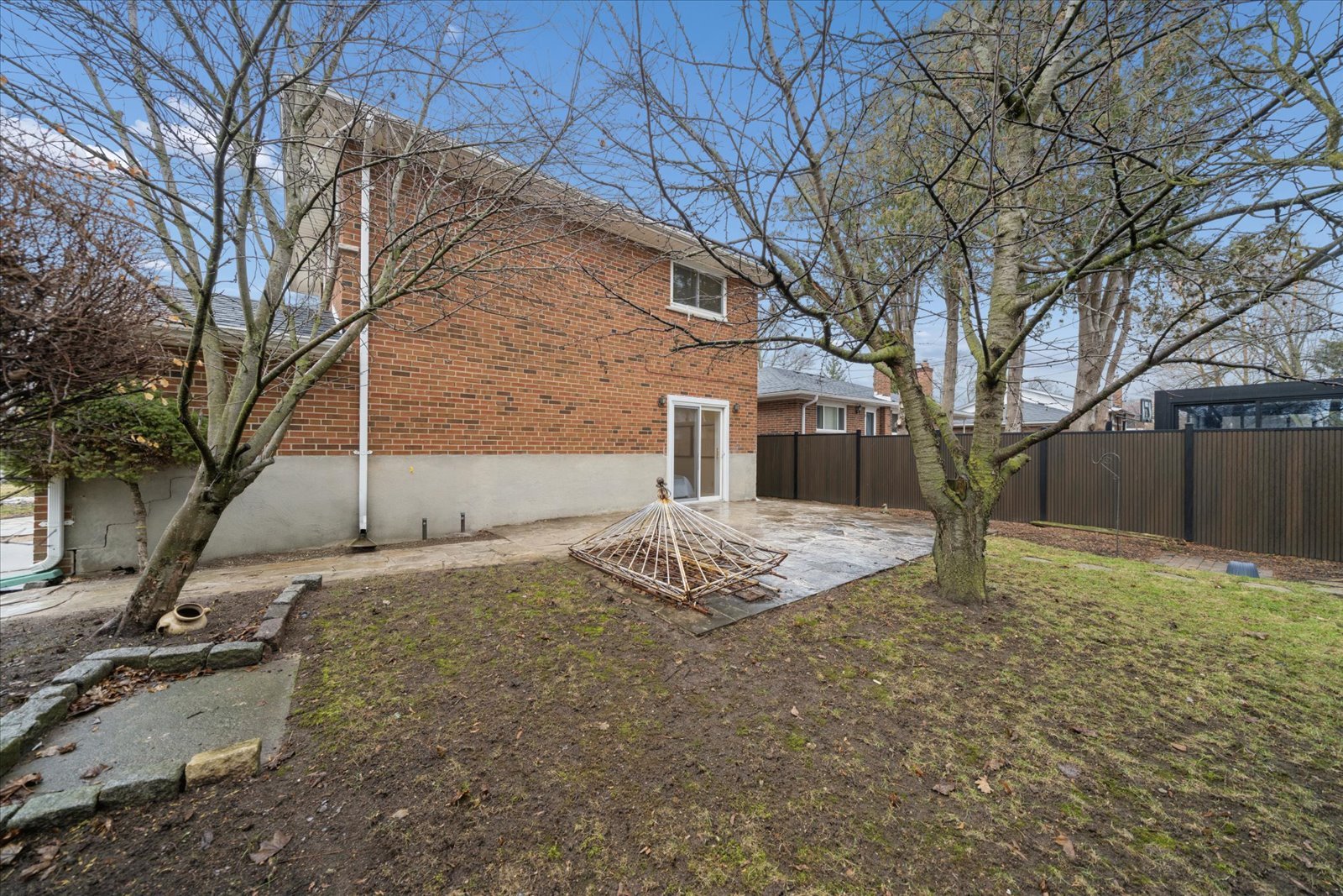 2 Valleycrest Ave