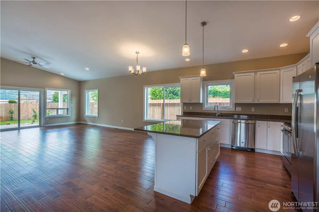 215 Village Dr