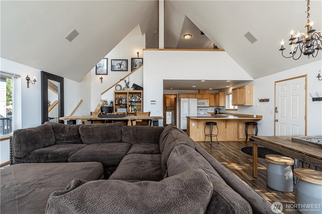 325 W Emerson Dr