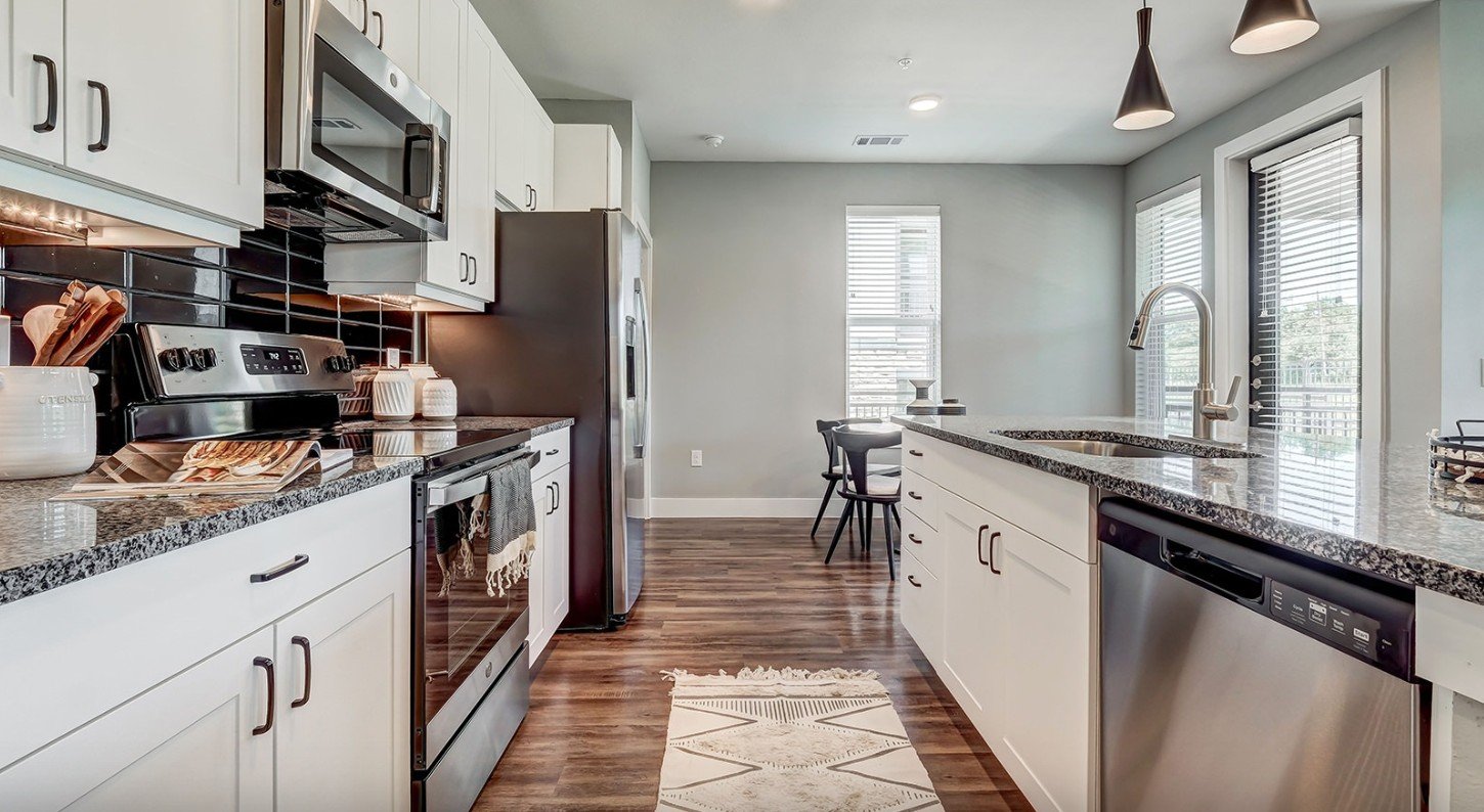 Spacious 2-floor living in NE Austin with up to 8-weeks free!