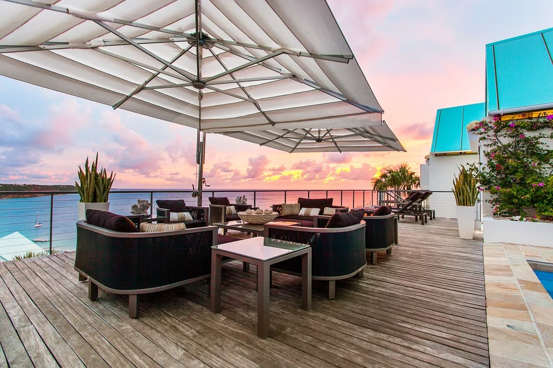 Ce blue Villa