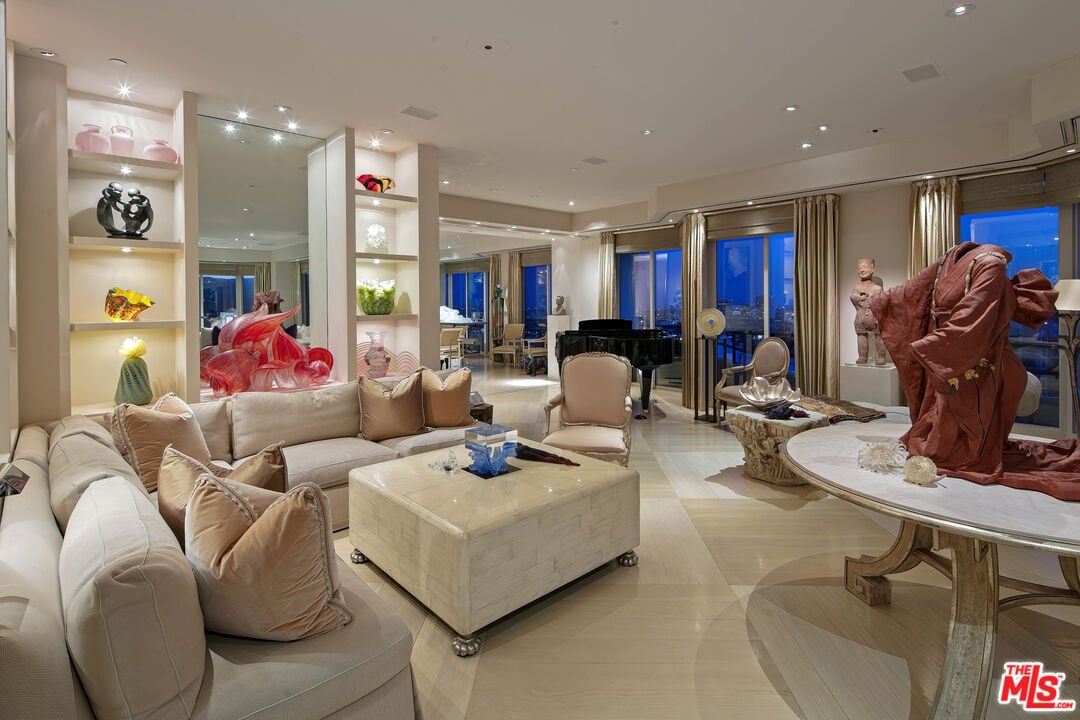 10601 Wilshire Blvd Unit: 20C