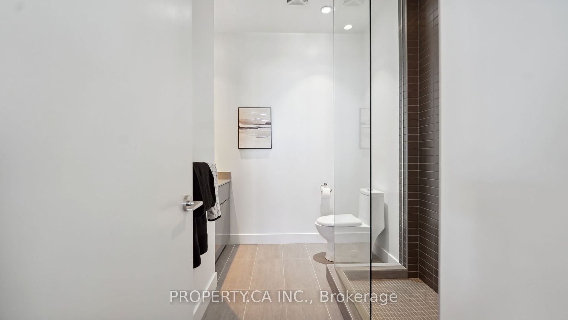 BAY STREET'S CAPTIVATING SUITE