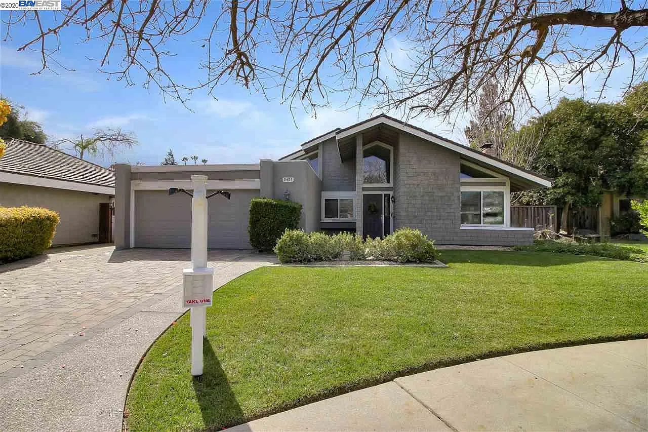 2493 Bachmann Ct