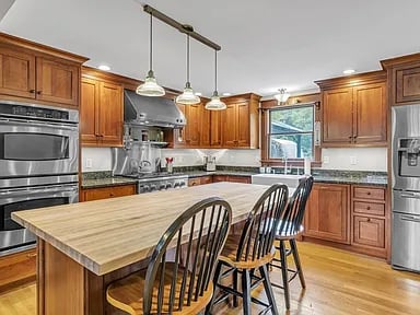 80 Maple St