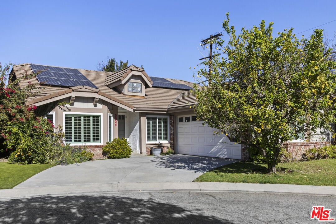 5924 Julian Ln