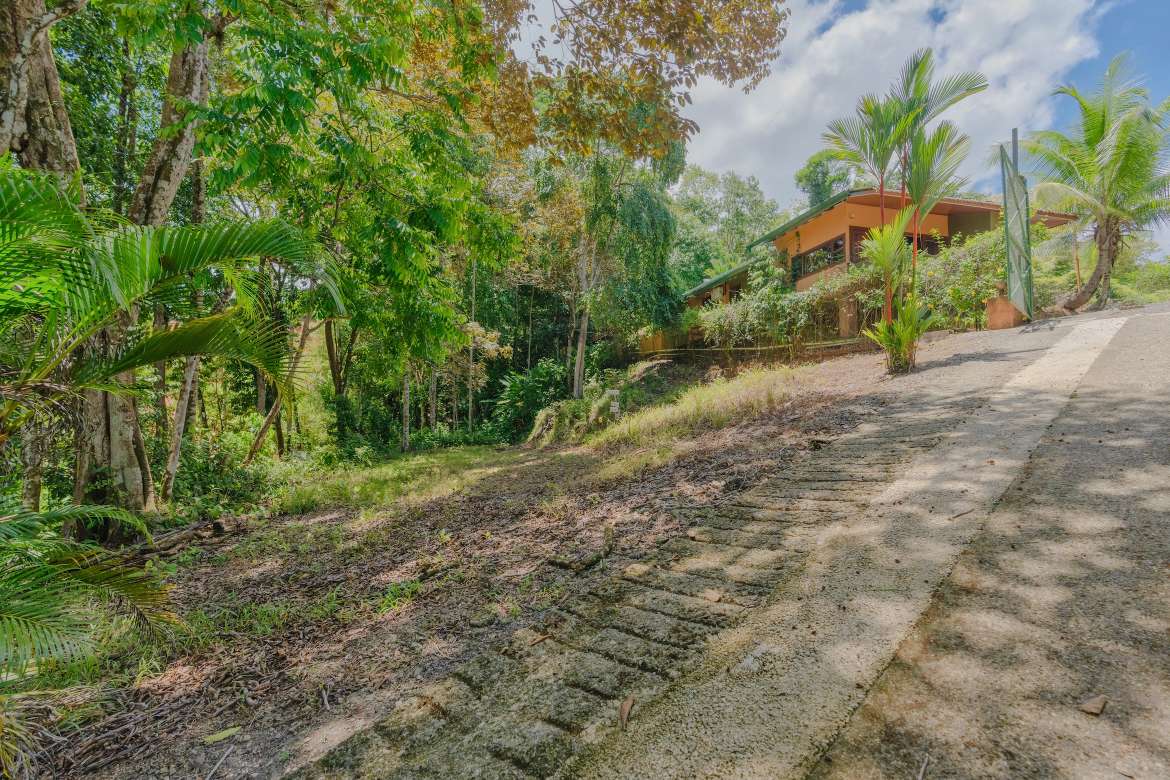 Uvita Ready-to-Build Lot Near the Beach – Commercial or Residential Potential