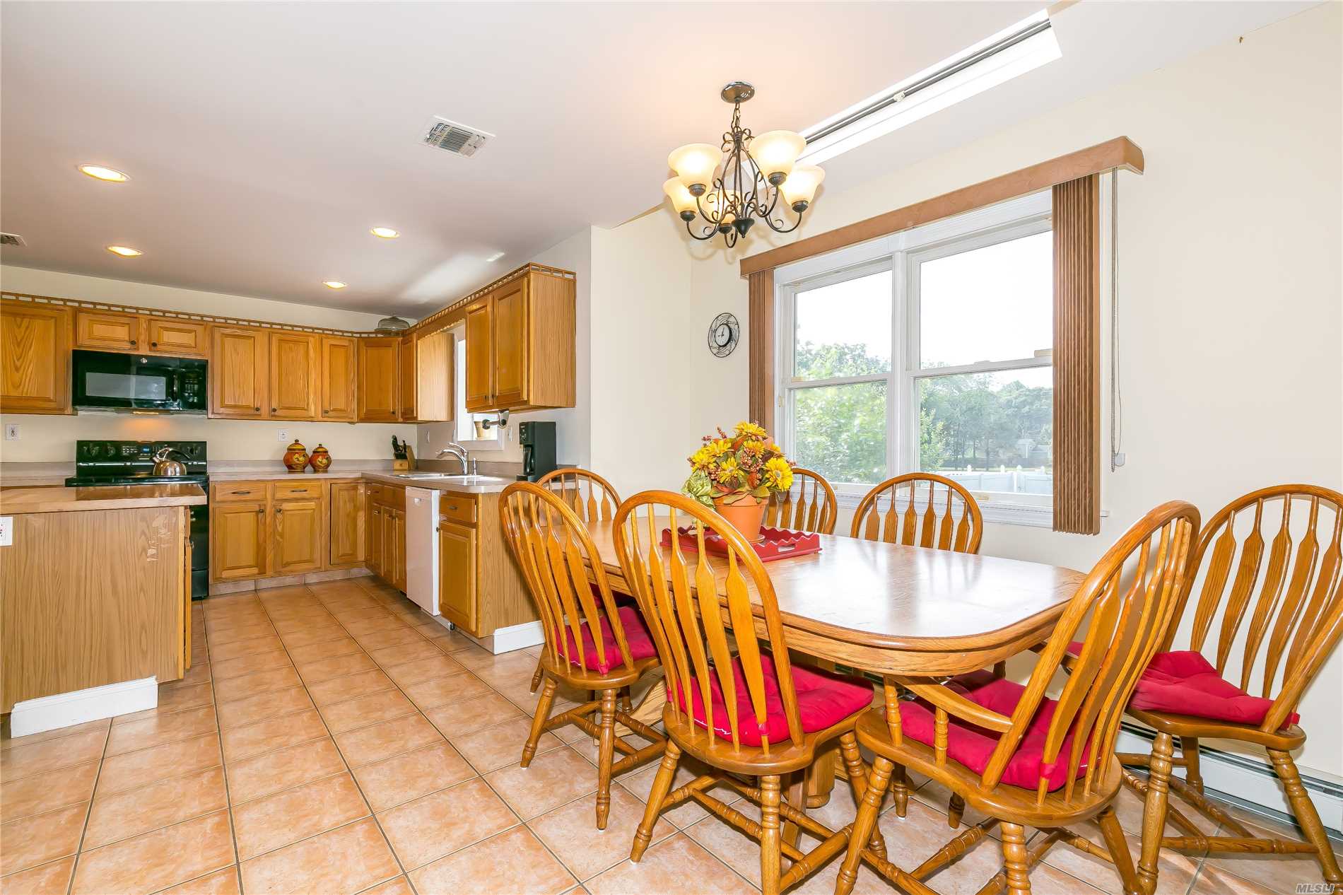 1 Mather Ct, Huntington Station