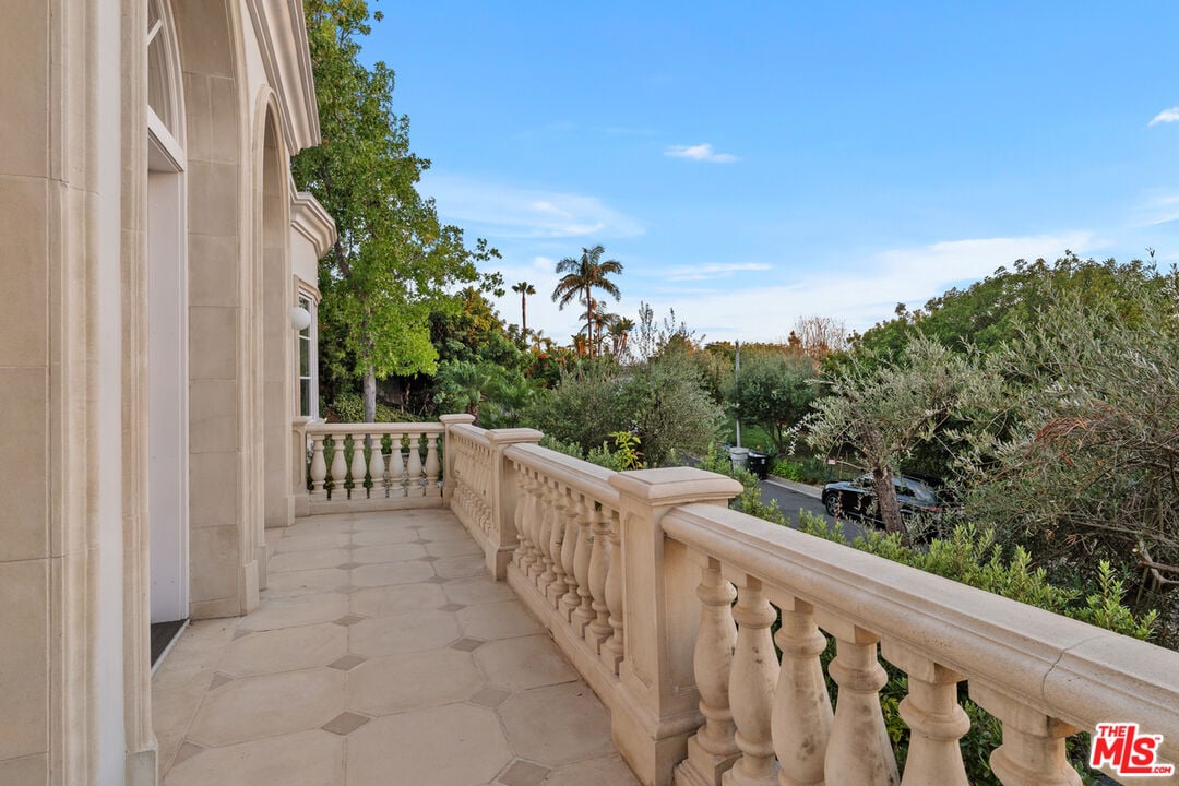Ivory Arcadia, Martin Lane, 90210
