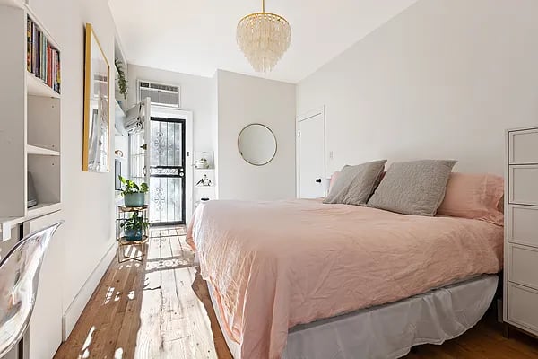 656 Carroll Street #1L