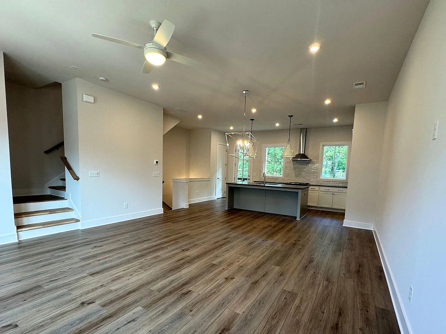 635 Firefly Cir
