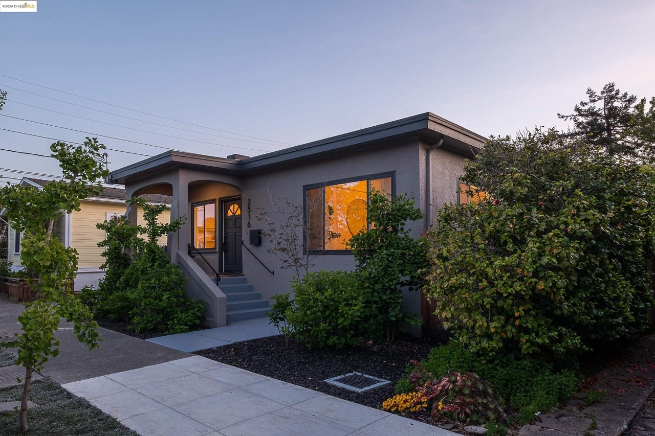 2514-2516 Mathews St