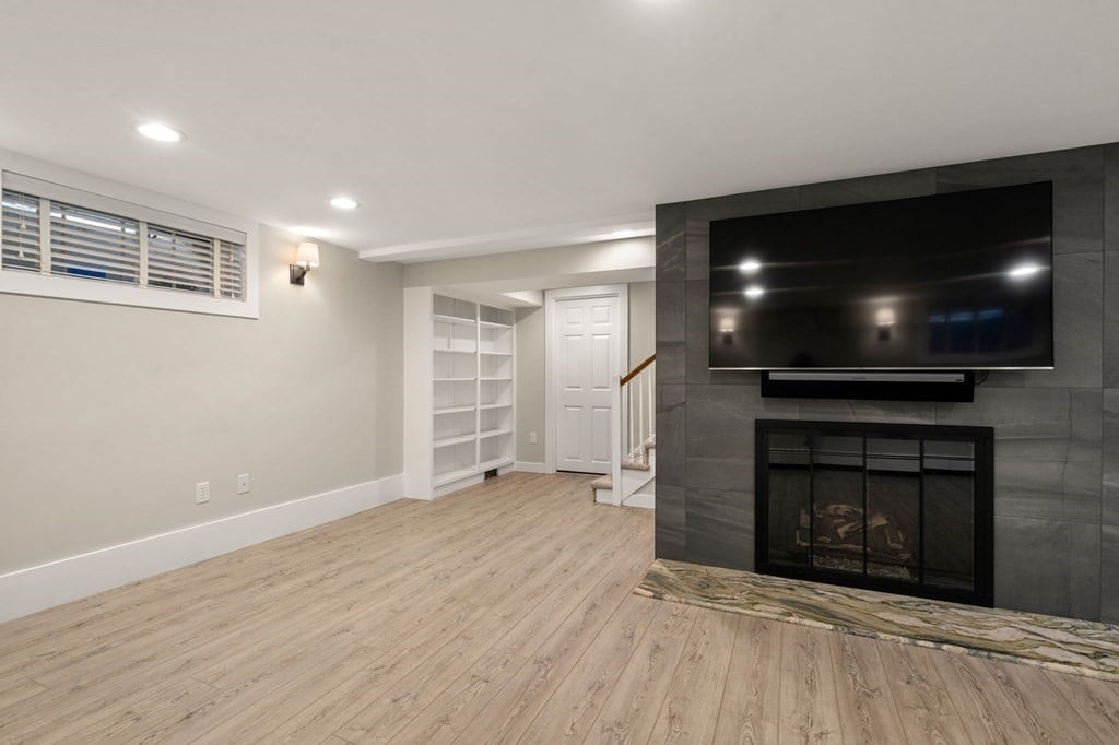 8 Lincoln Cir