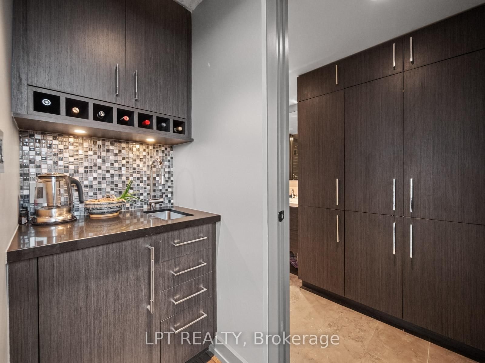 PENTHOUSE LUXURY IN KING WEST