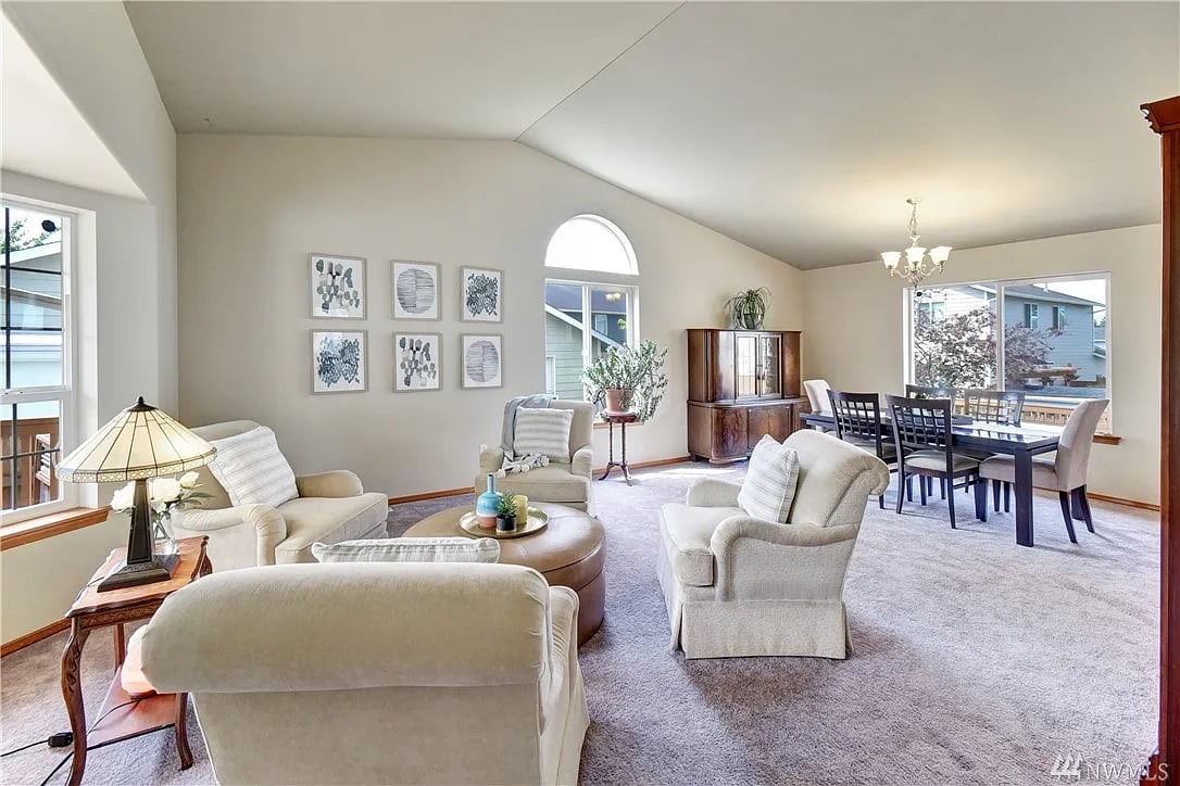 8605 14th Pl SE
