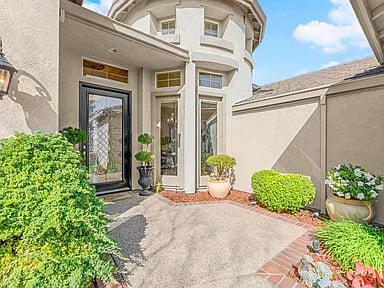 2280 Hidden Hills Ln