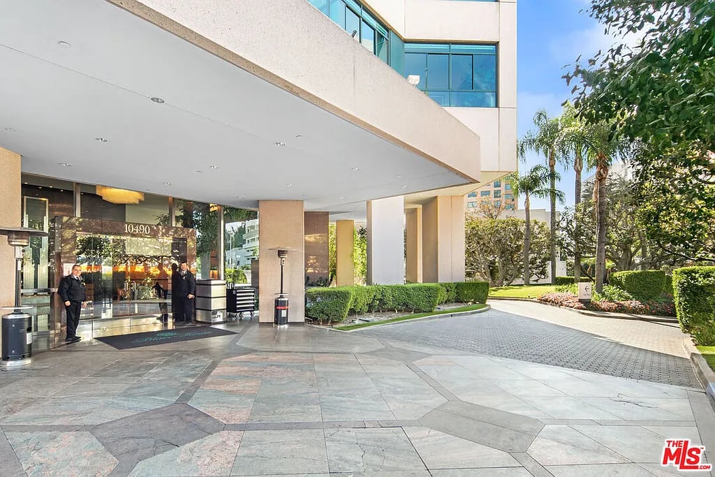 10490 Wilshire Blvd #2202