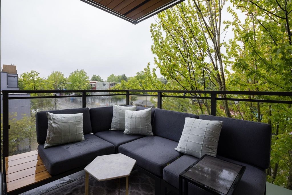 209 E 20th Ave, #302