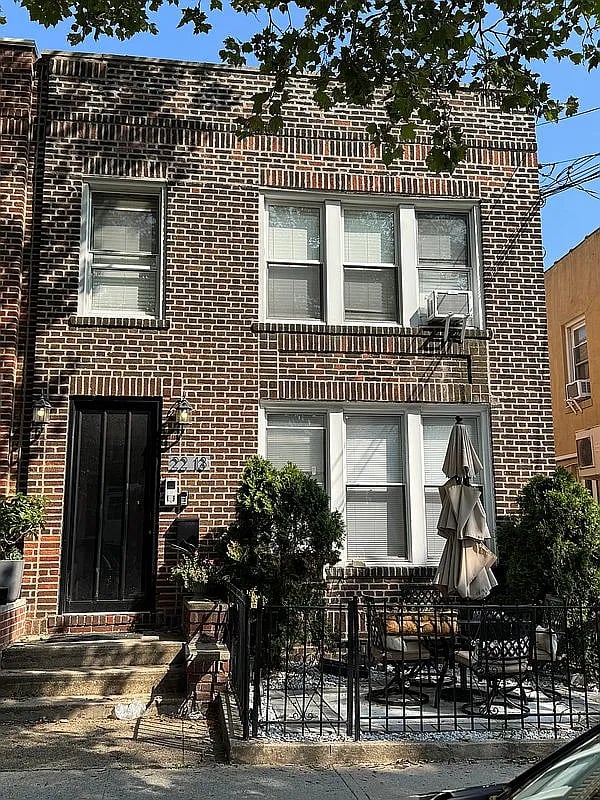 22-13 24th St #1