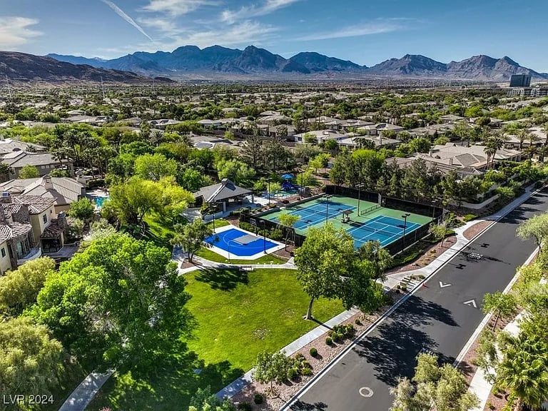 Luxury Guard Gated Home 