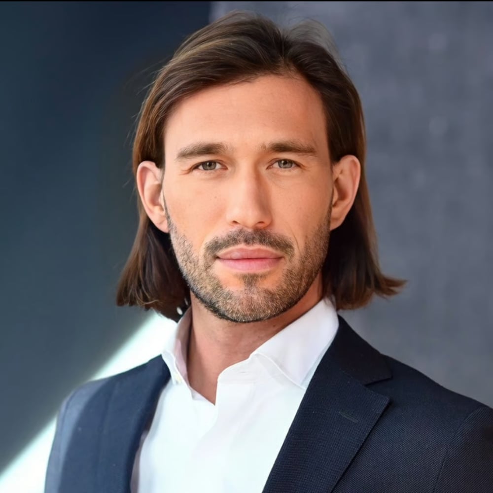 Daniel Kent New York, NY Real Estate Agent Headshot