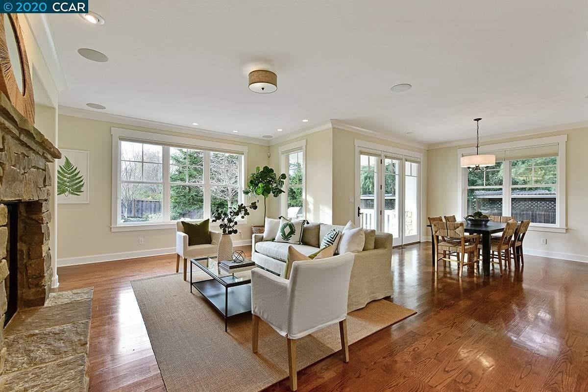 2880 Kinney Dr