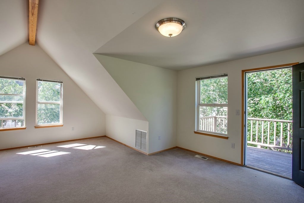 325 W Emerson
