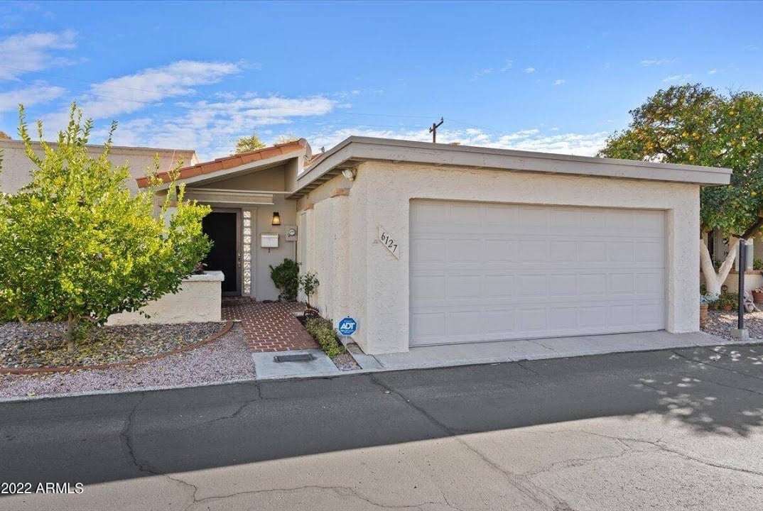CONVENIENTLY LOCATED | Home Tour in Phoenix, AZ
