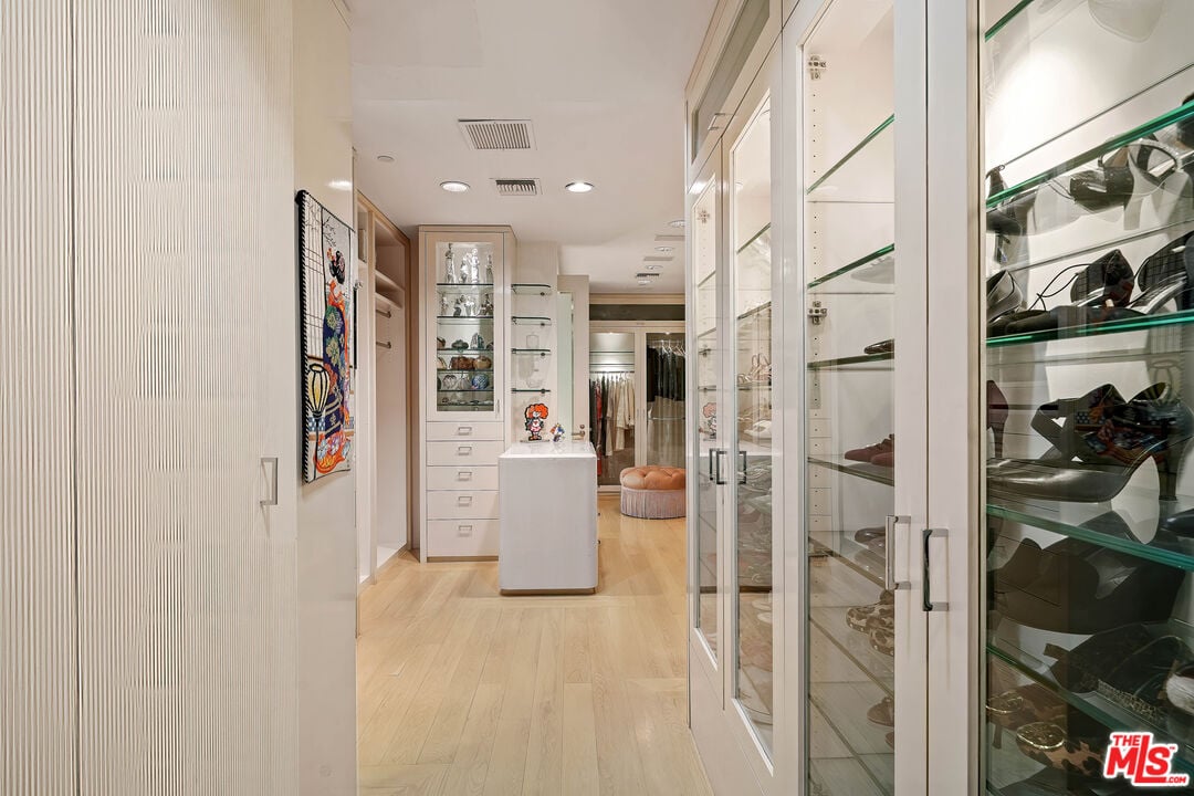 10601 Wilshire Blvd Unit: 20C