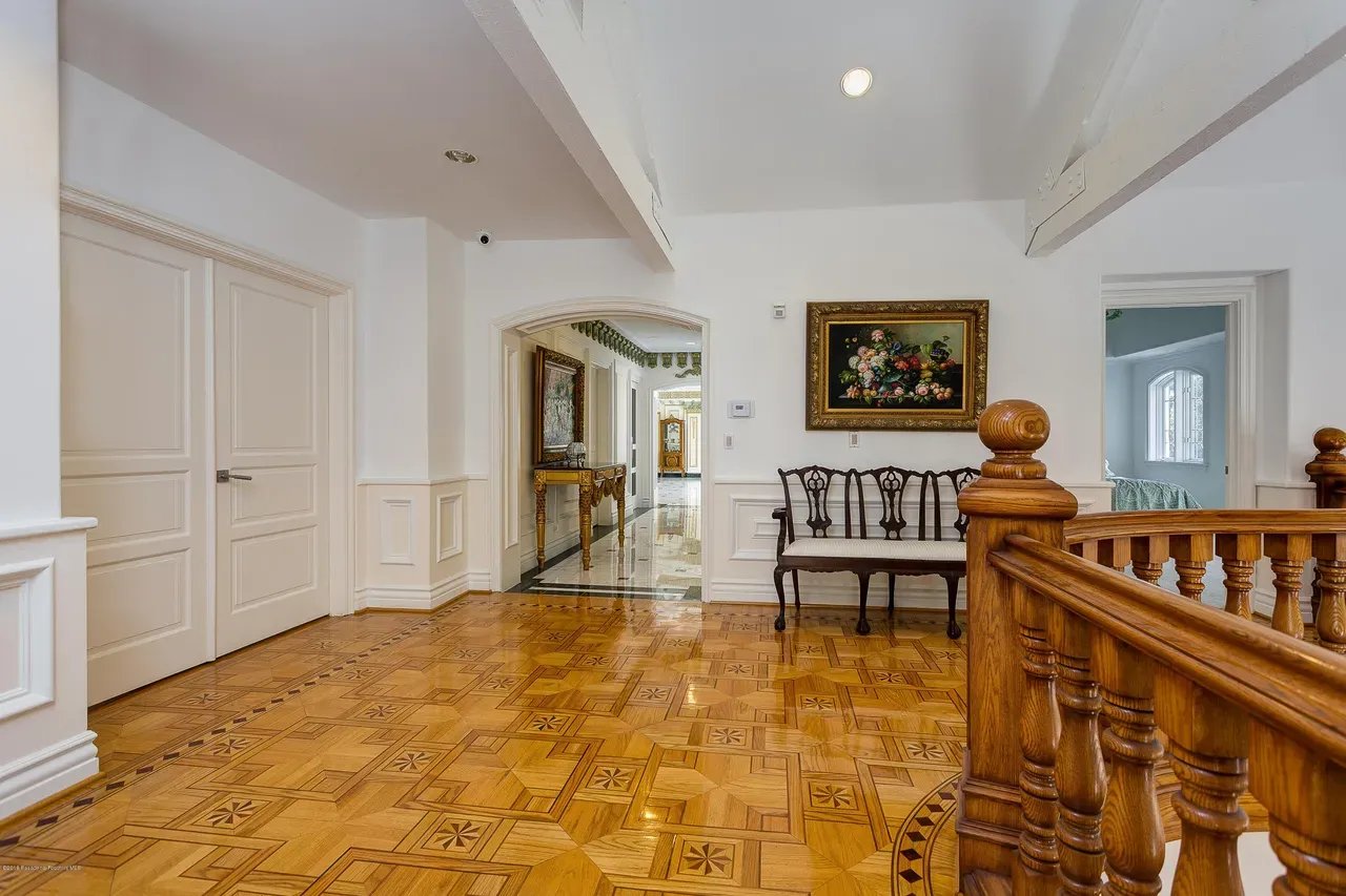 4158 Commonwealth Ave