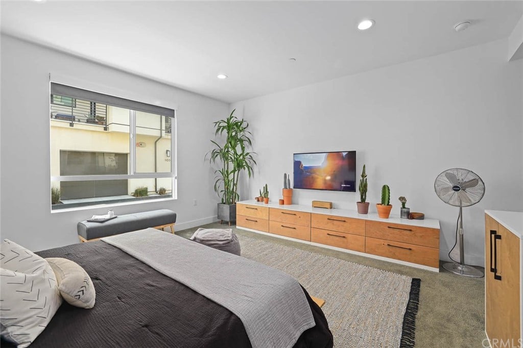 118 S Avenue 50, Unit 204