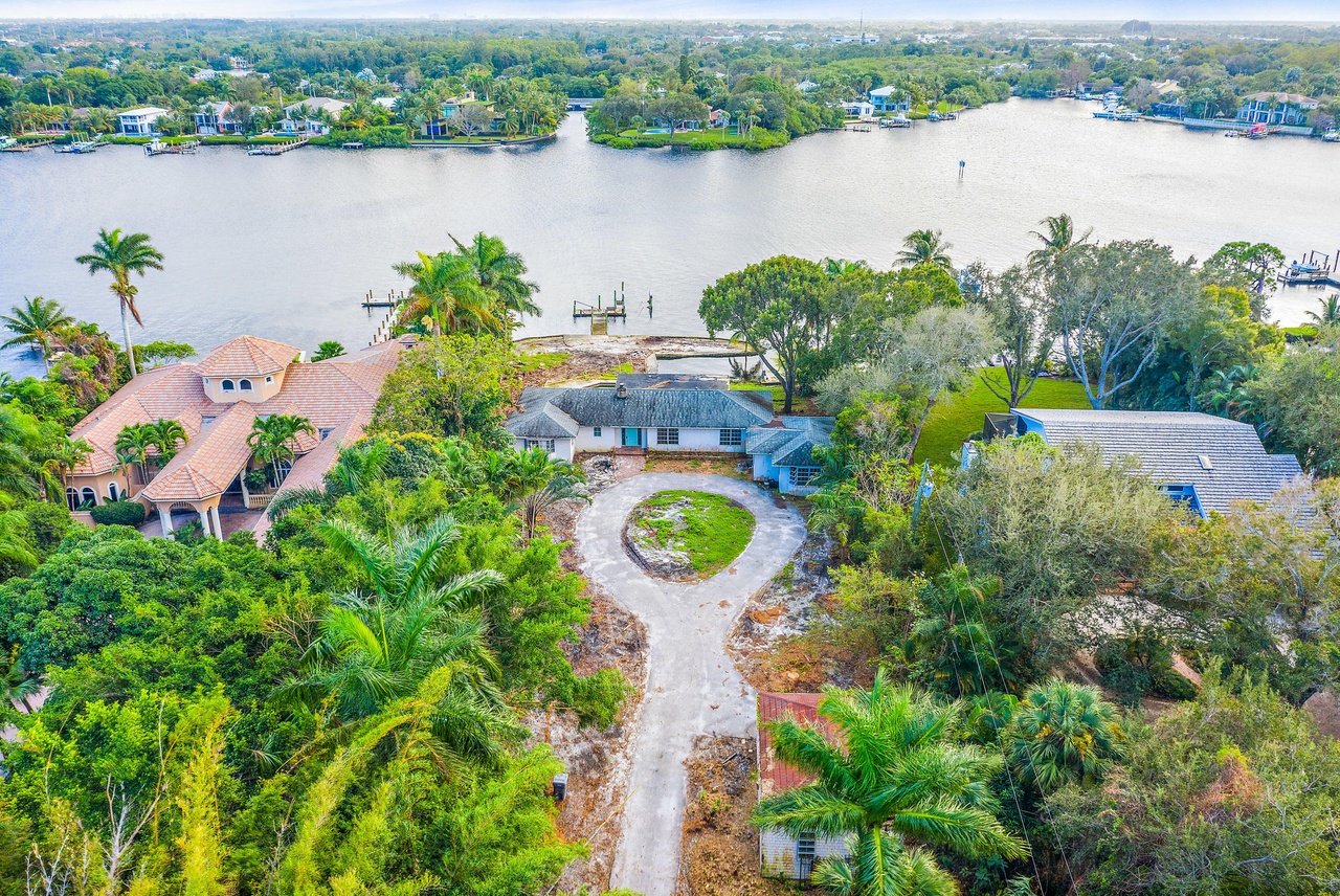 5564 Pennock Point Rd