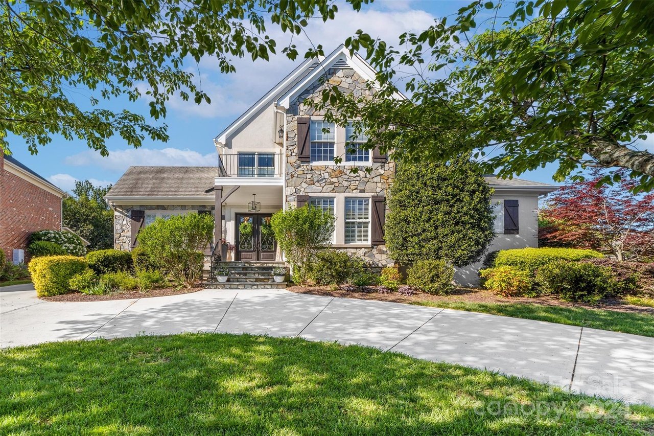 17626 Spinnakers Reach Dr