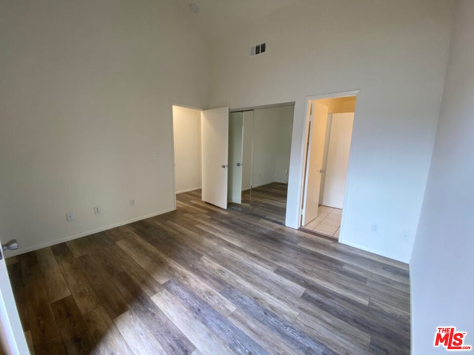 227 S Catalina Ave #6