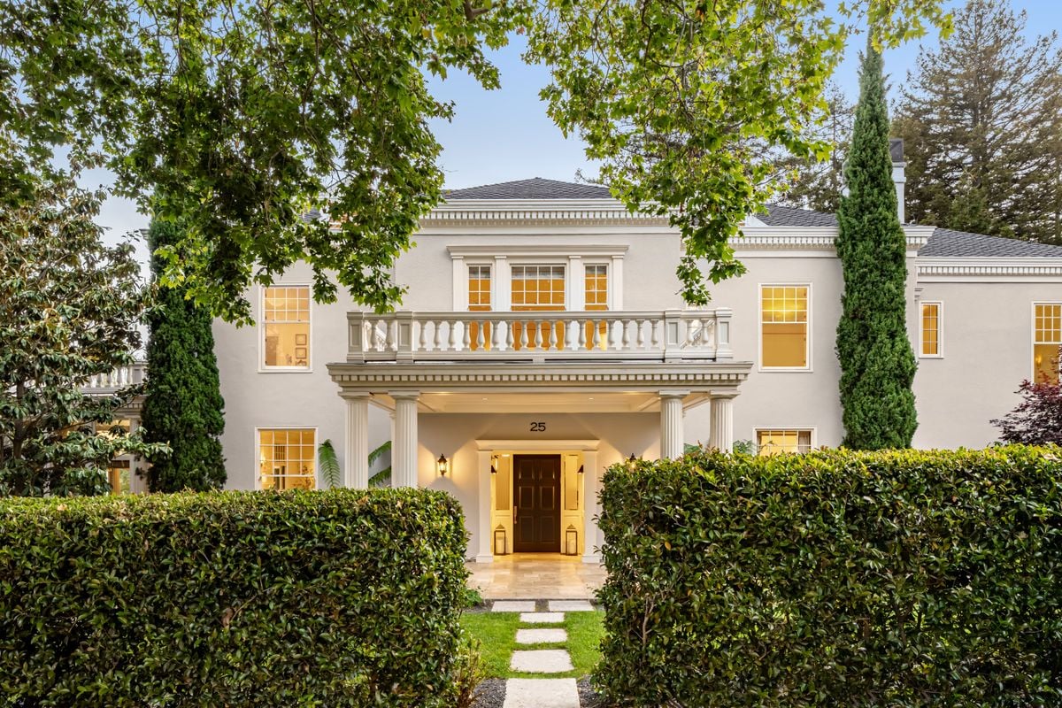 25 Crocker Ave