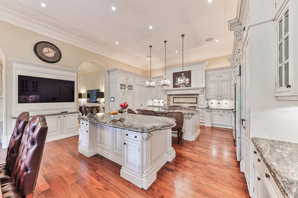 489 Lakeshore Road East