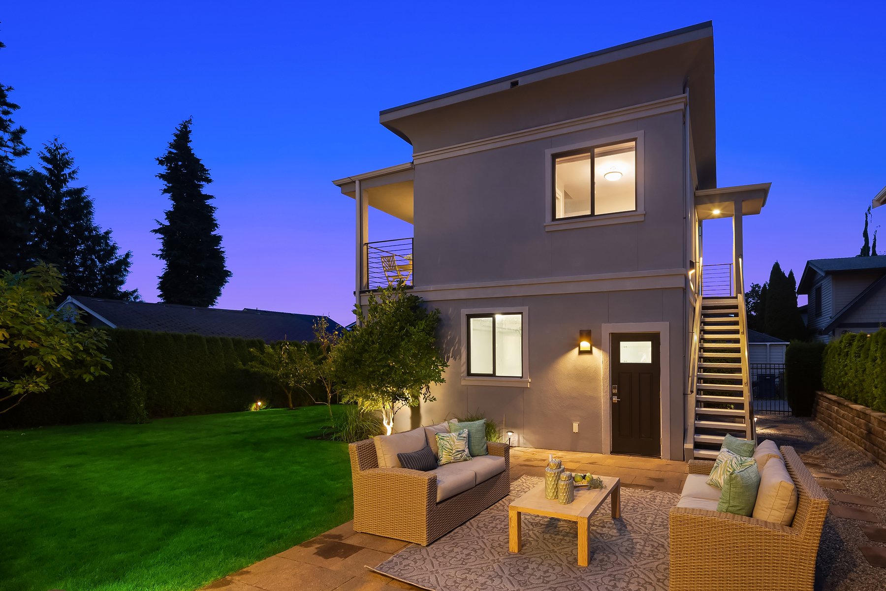 313 11th Ave W