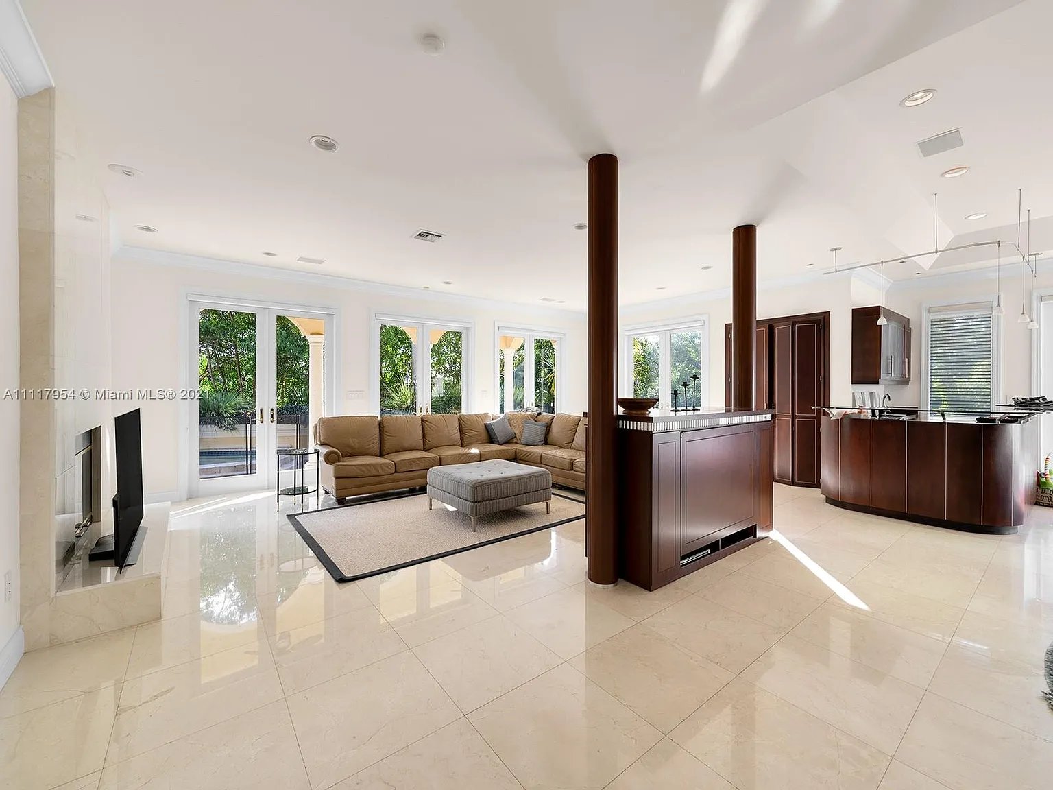 208 Costanera Rd