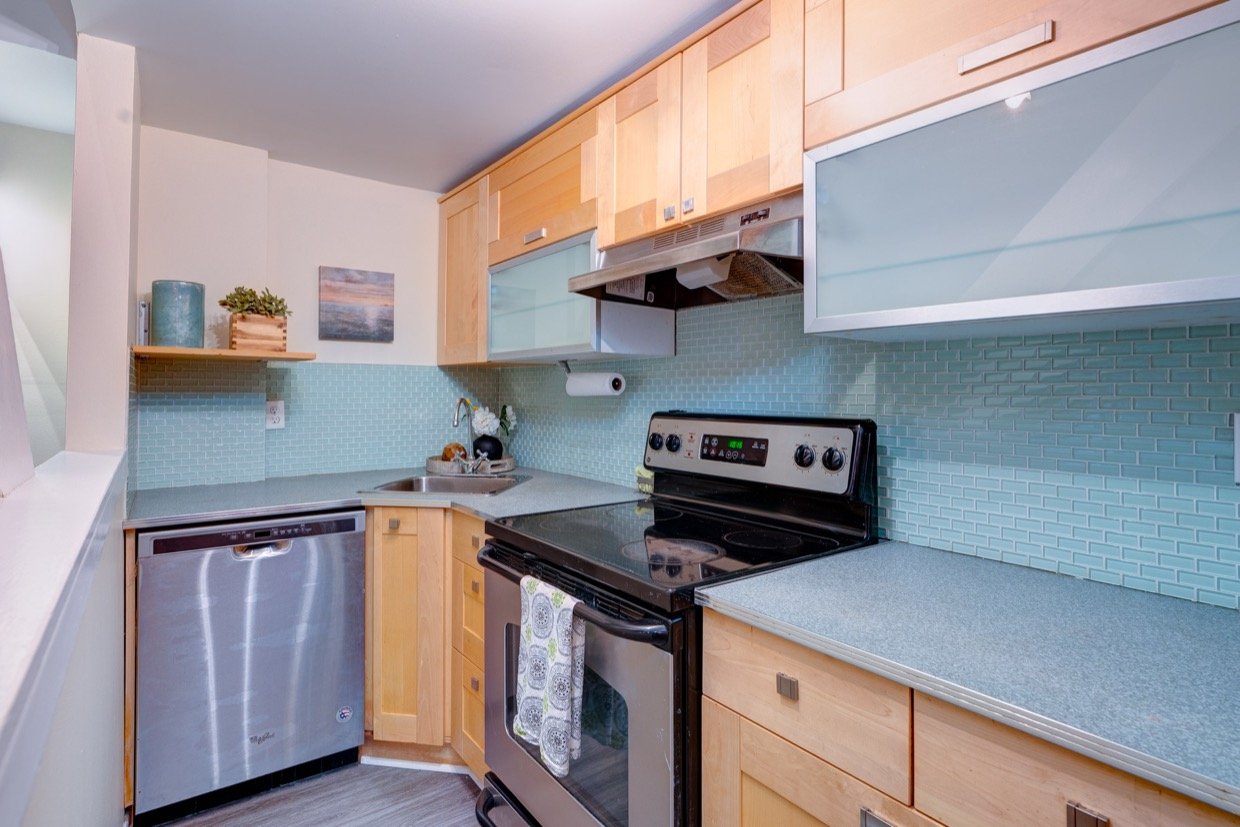 325 Jarvis St, #8