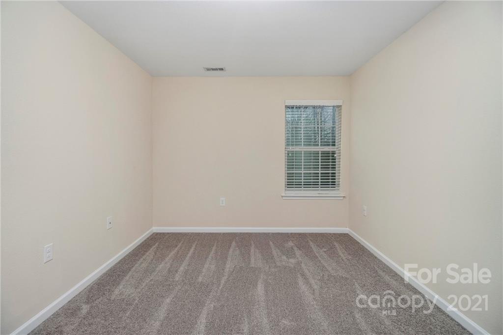 9636 Eagle Feathers Dr