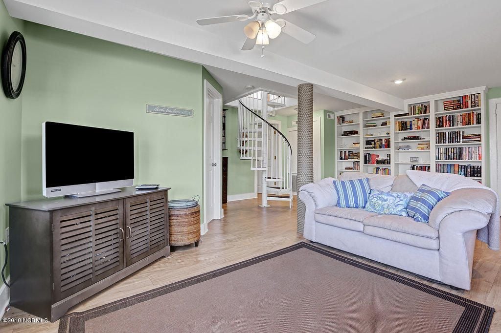Ocean Front Home With Full Separate Apartment