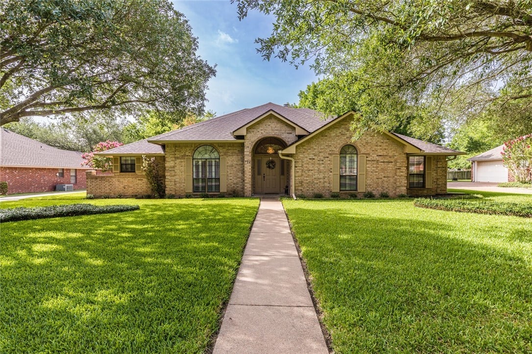 722 Harvest Ln