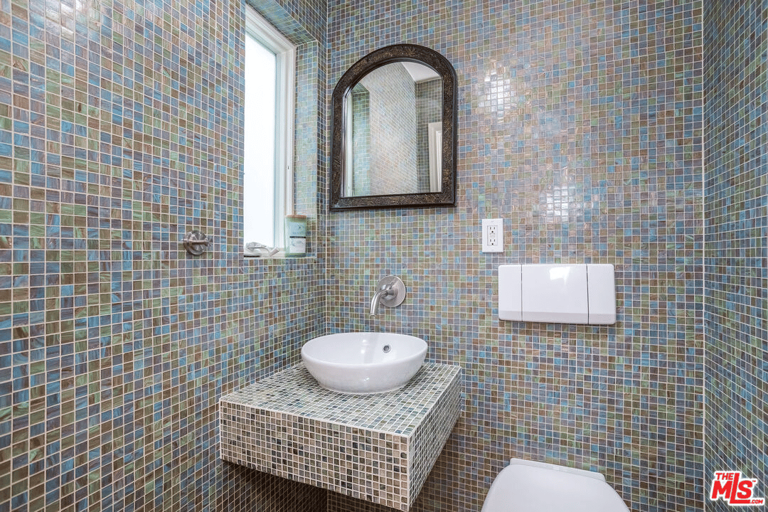 8783 Lookout Mountain Ave