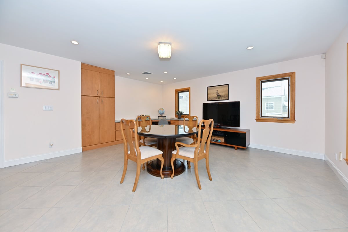 23 Spruce Pl